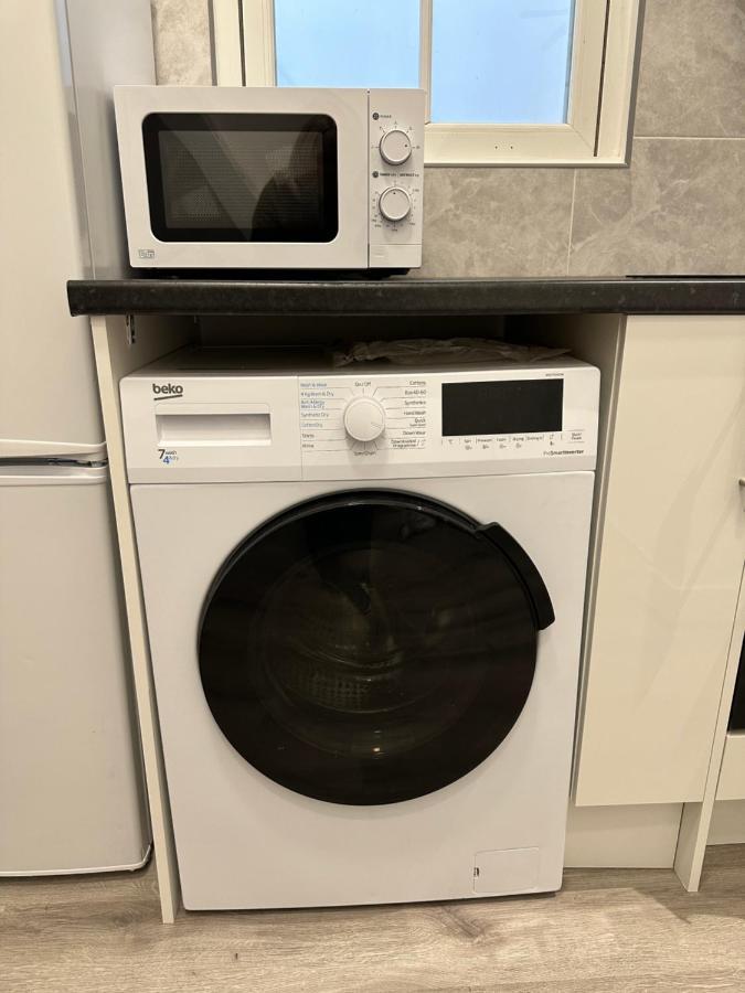 Central Colwyn Bay F1 외부 사진